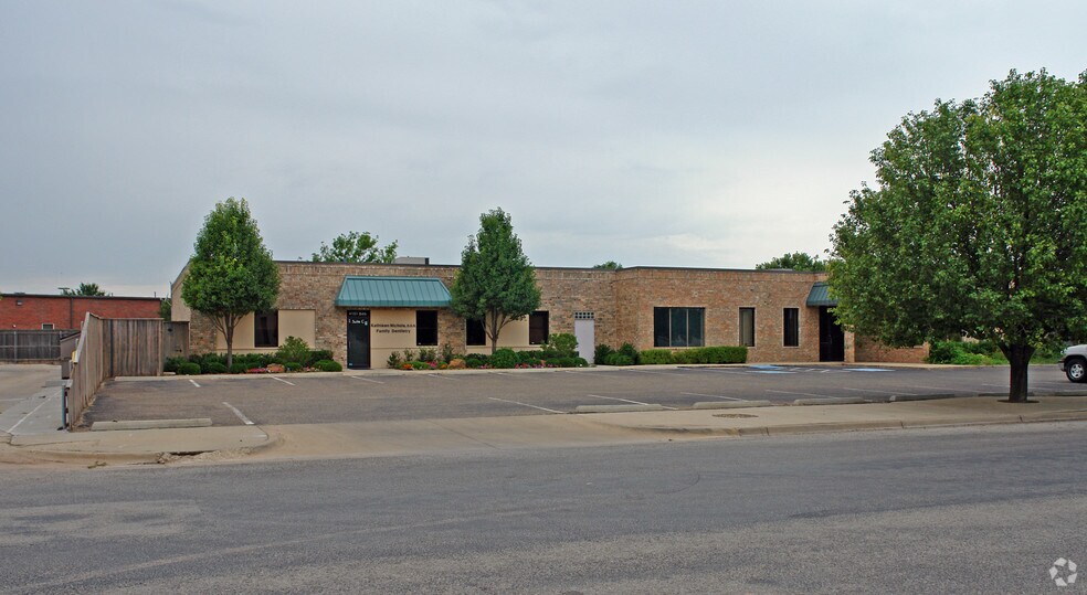 More Photos Of 4101-4103 84th St, Lubbock Office For Lease
