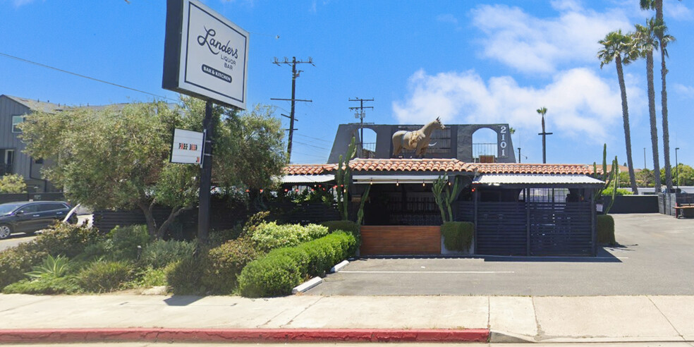 Primary Photo Of 2101 Harbor Blvd, Costa Mesa Restaurant For Lease