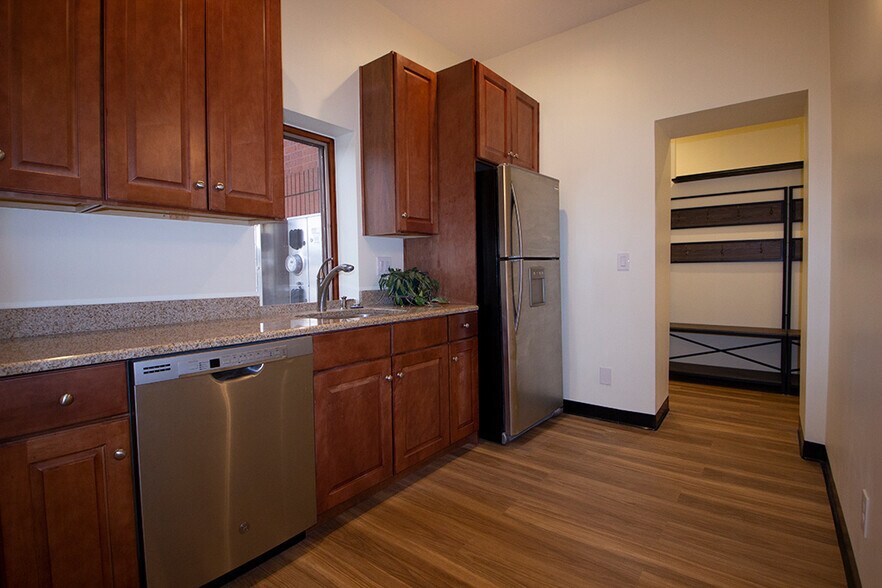 More Photos Of 2400 Broadway St, Boulder Storefront Retail Office For Lease