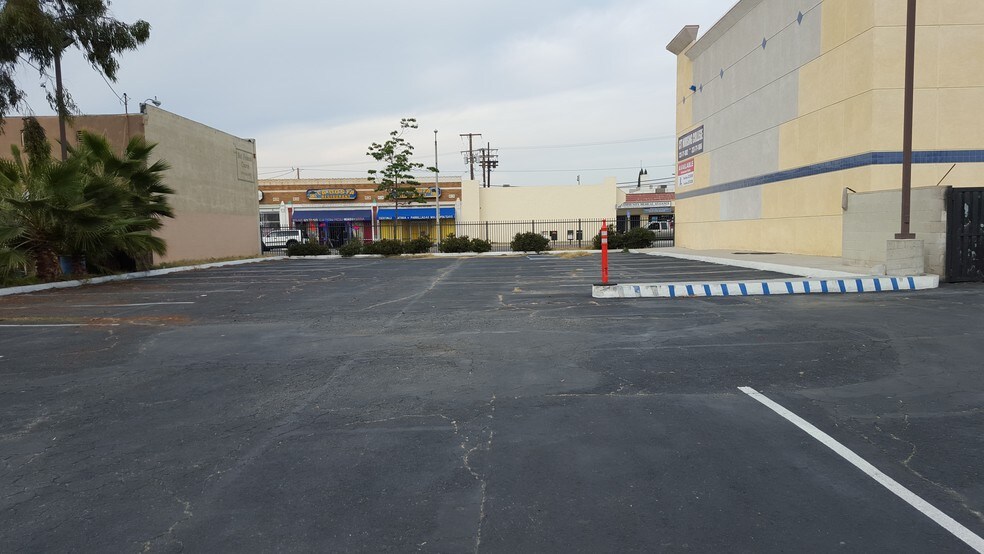 More Photos Of 4126-4130 Gage Ave, Bell Medical For Lease