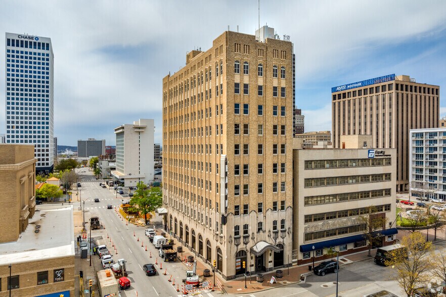 More Photos Of 624 S Boston Ave, Tulsa Office For Sale