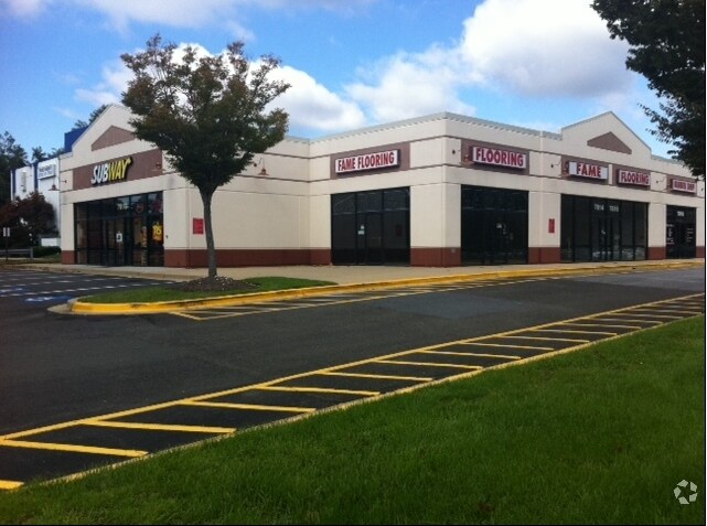 More Photos Of 7840-7860 Central Ave, Hyattsville Warehouse For Lease