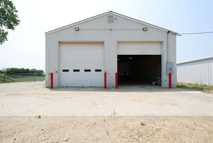 More Photos Of 1730 Daniel Boone Industrial Pky, Truesdale Warehouse For Sale
