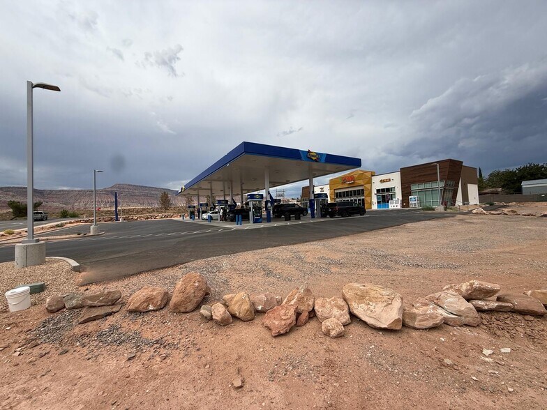 More Photos Of 393 W Hwy 9 Hwy, Virgin Service Station For Sale