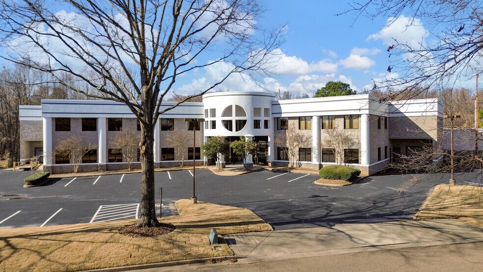 Primary Photo Of 7375 Adrianne Pl, Bartlett Light Distribution For Lease