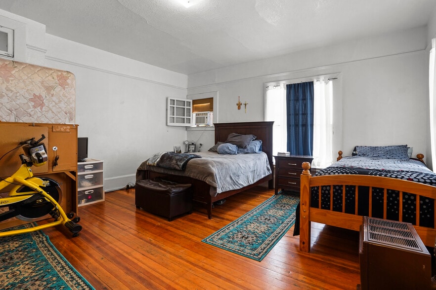 More Photos Of 1207 E Rio Grande Ave, El Paso Apartments For Sale