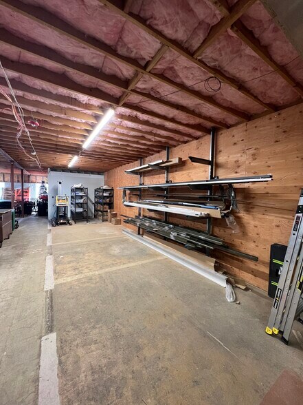 More Photos Of 185 Discovery Dr, Colmar Warehouse For Lease