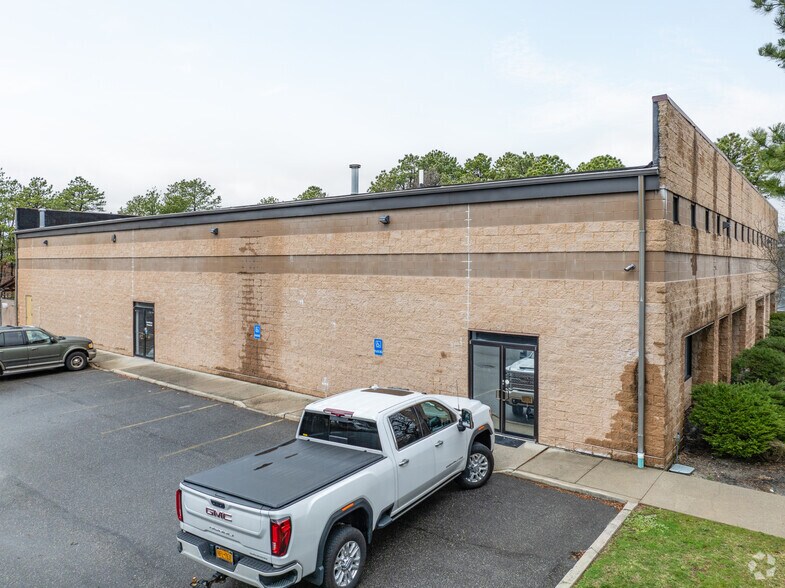 More Photos Of 28 Sawgrass Dr, Bellport Village Manufacturing For Sale