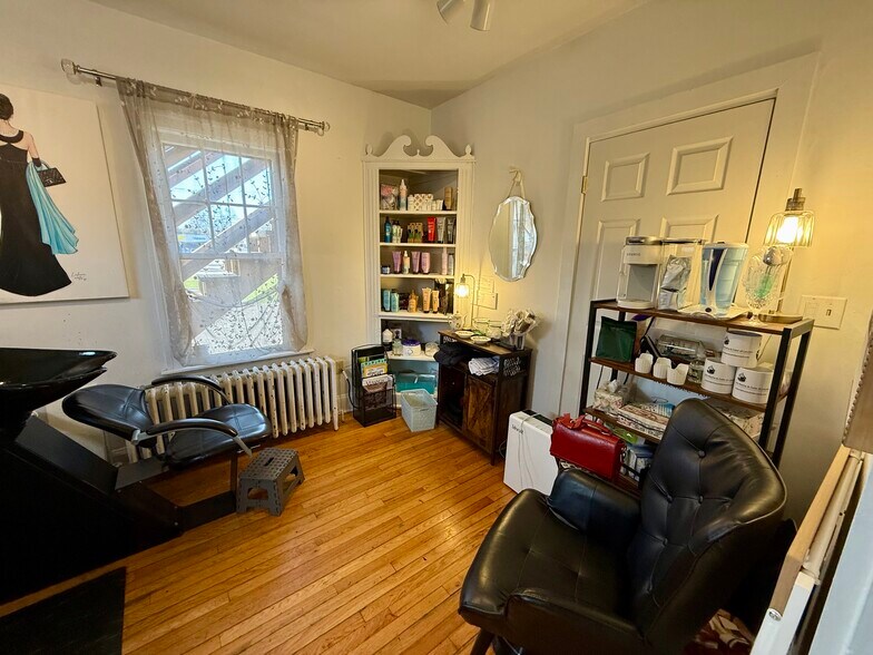 More Photos Of 10 Patchen Rd, South Burlington Storefront Retail Residential For Lease