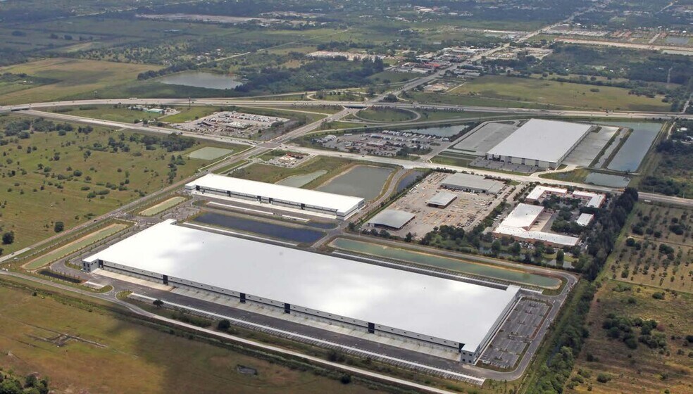More Photos Of 7805 Orange Ave, Fort Pierce Distribution For Lease