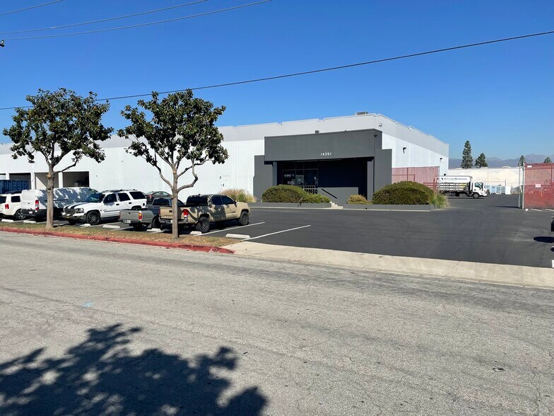 More Photos Of 14313-14351 Bonelli St, City of Industry Distribution For Sale