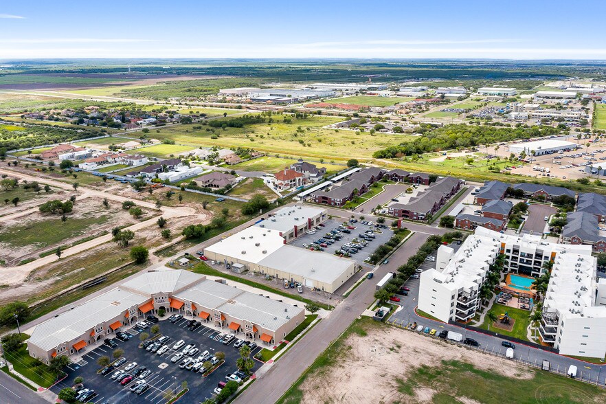 More Photos Of 901 Travis St, Mission General Retail For Sale