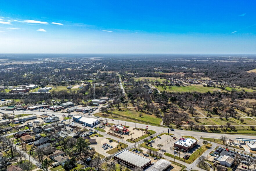 More Photos Of 1014 W Moore Ave, Terrell Restaurant For Sale