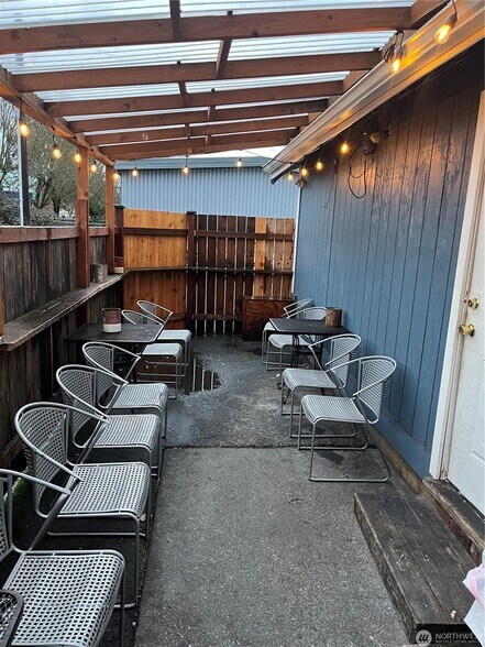 More Photos Of 16701 Pacific Ave S, Spanaway Bar For Sale