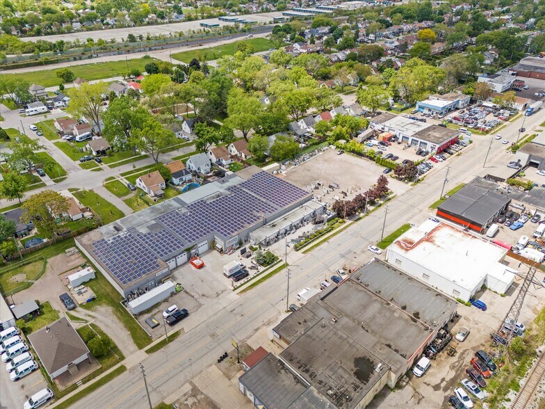 More Photos Of 1285 Crawford Av, Windsor Storefront For Sale