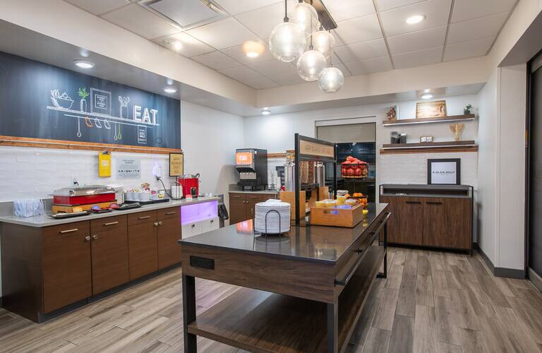 More Photos Of 10 Hampton Ln, Wilder Hotel For Sale