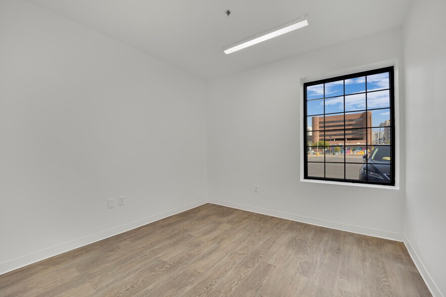 More Photos Of 730 Las Vegas Blvd, Las Vegas Office For Lease