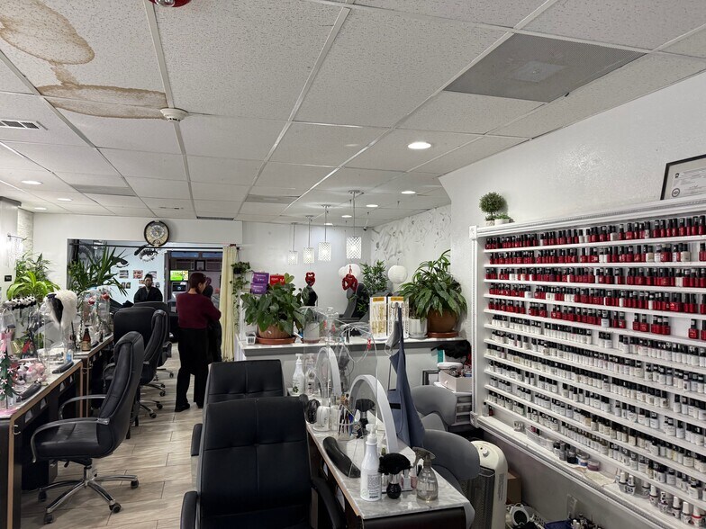 More Photos Of 7059 Castor Ave, Philadelphia Storefront Retail Residential For Sale