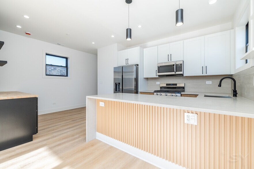 More Photos Of 3215 Fulton blvd, Chicago Multifamily For Sale