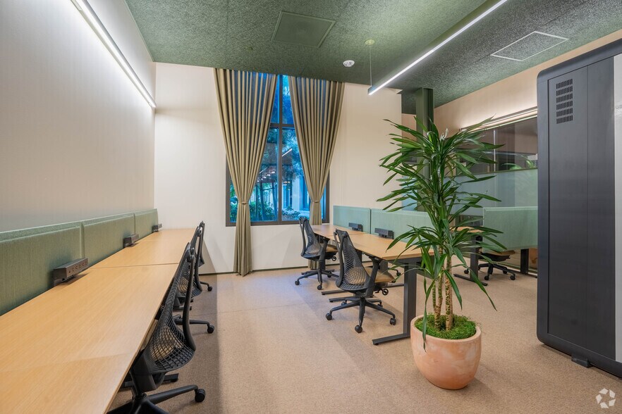 More Photos Of 1300 El Camino Real, Menlo Park Coworking Space