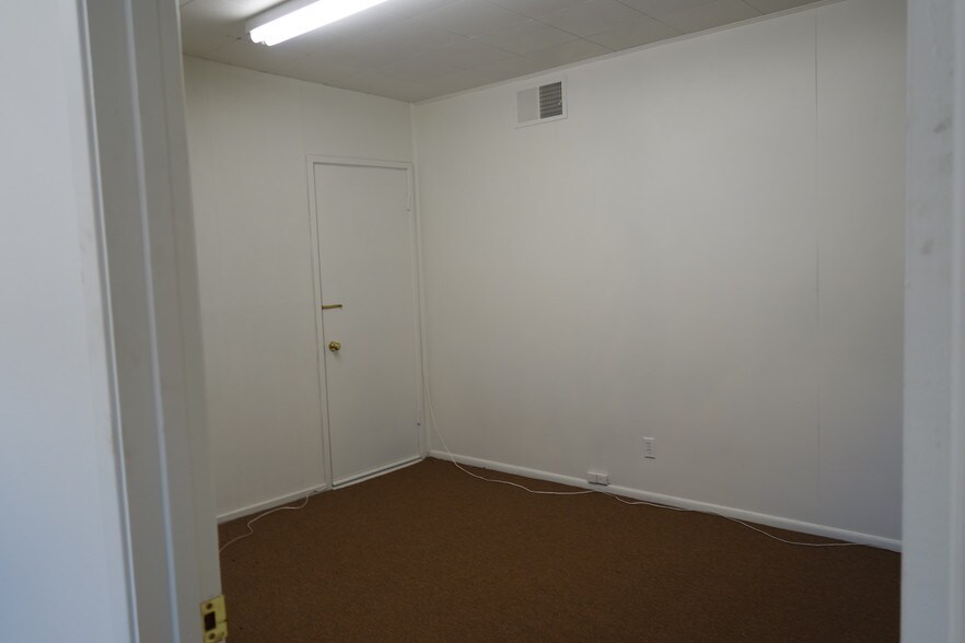 More Photos Of 2048-2050 Dunlap Dr, South Lake Tahoe Office For Lease