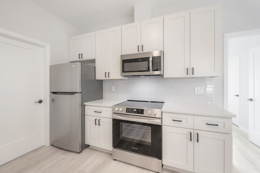 More Photos Of 3921 State St, Tampa Specialty For Sale