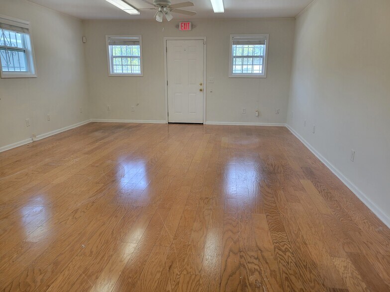 More Photos Of 135 Palm St, Holly Springs Office Residential For Lease
