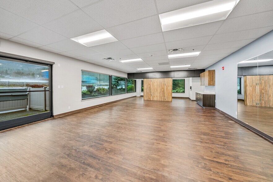 More Photos Of 2166 NW Vine St, Grants Pass Medical For Sale