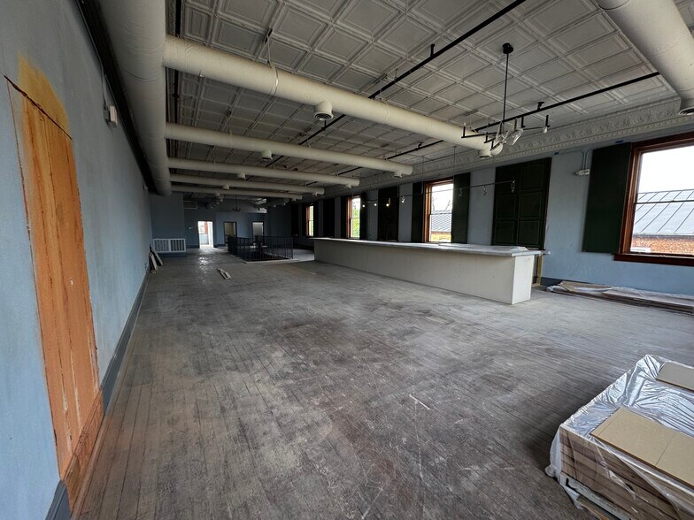 More Photos Of 1100 Main St, Newberry Restaurant For Sale