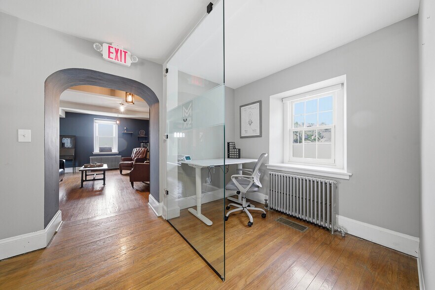 More Photos Of 676 W Germantown Pike, Plymouth Meeting Office For Sale