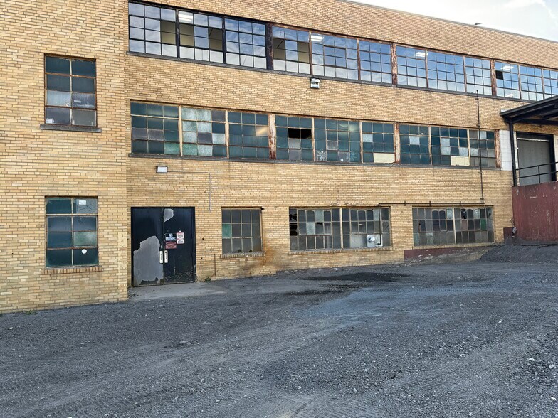More Photos Of 830 13th Ave, Bethlehem Light Manufacturing For Lease
