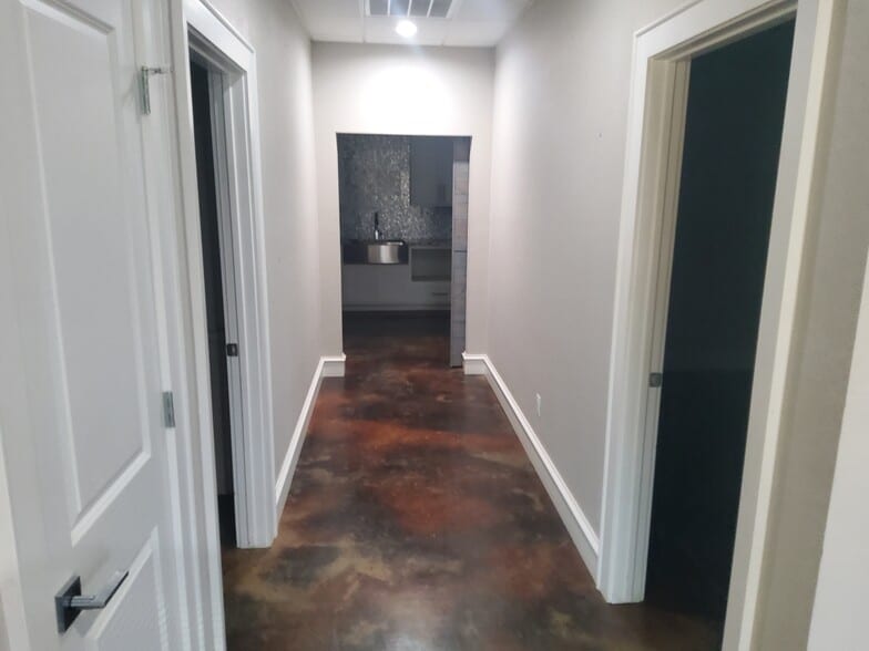 More Photos Of 10620 AR-72W, Bentonville Office For Lease