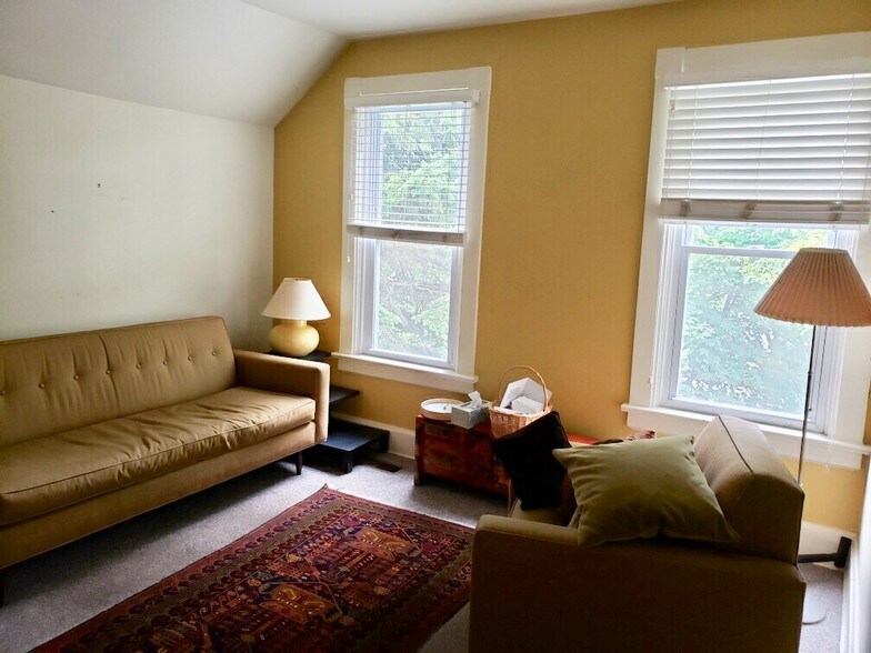 More Photos Of 115 S Vine St, Hinsdale Office Residential For Sale