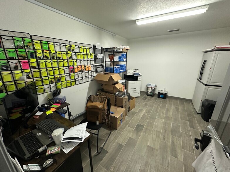 More Photos Of 2001 Crane Ave, Odessa Warehouse For Lease