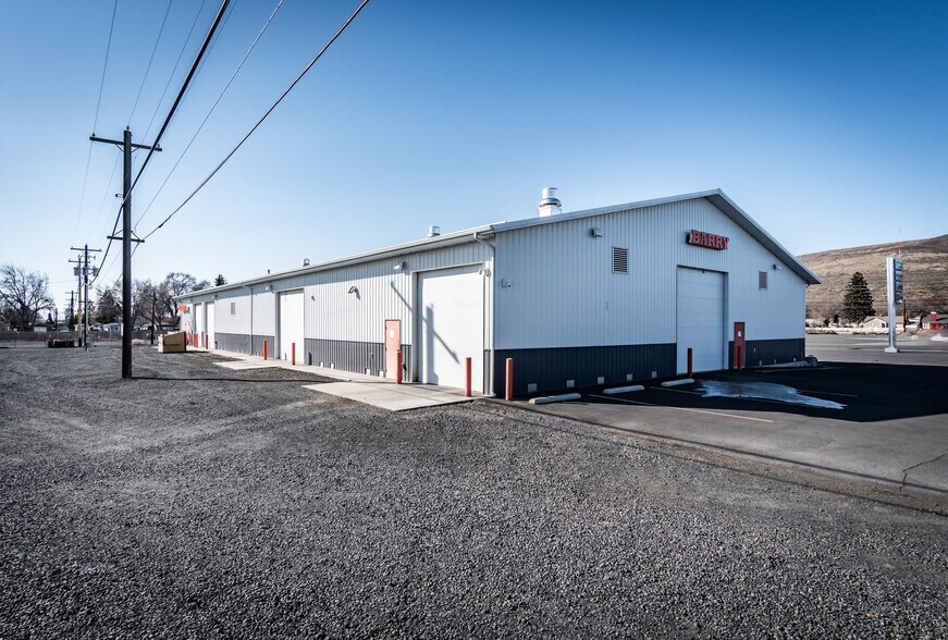More Photos Of 548 Basin St SW, Ephrata Service For Sale