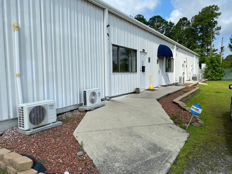 More Photos Of 9049 Industrial Blvd NE, Leland Service For Lease