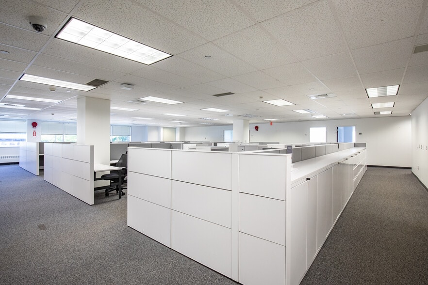 More Photos Of 145 Pinelawn Rd, Melville Office For Lease