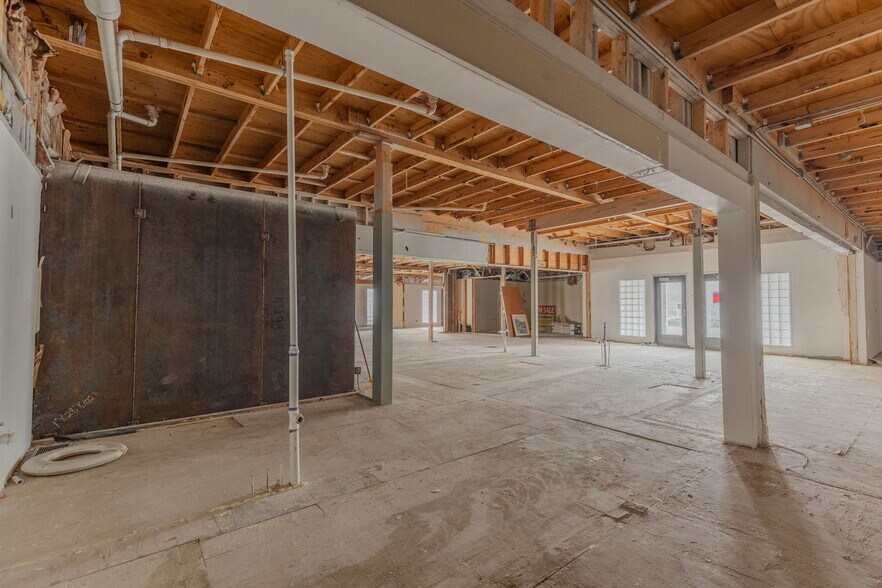 More Photos Of 2908 E Trinity Mills Rd, Carrollton Office For Lease