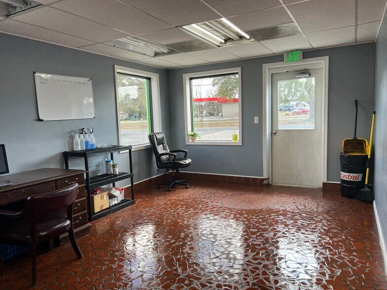 More Photos Of 1513 Rice Ave, Dublin Carwash For Sale