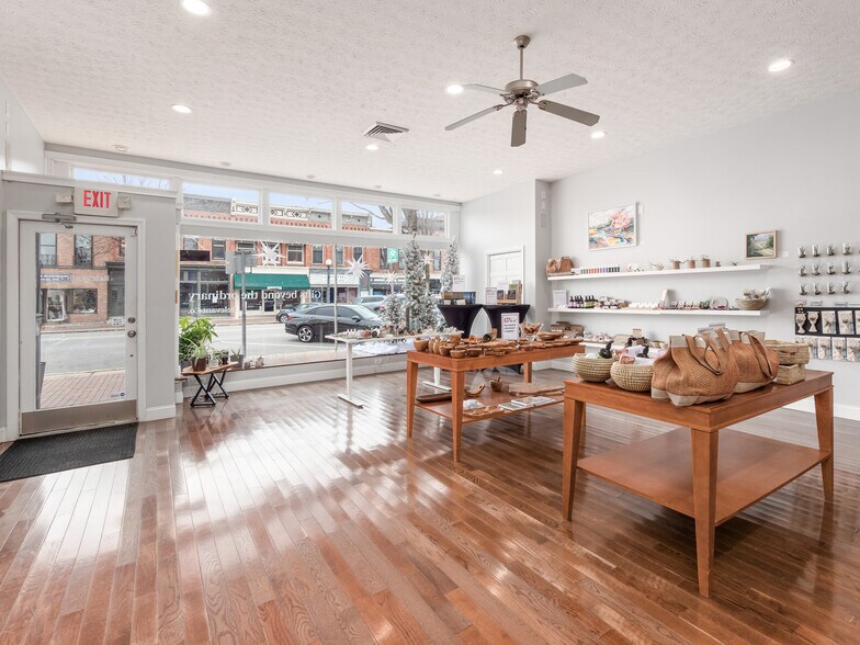 More Photos Of 24 S Main St, London Storefront Retail Office For Sale