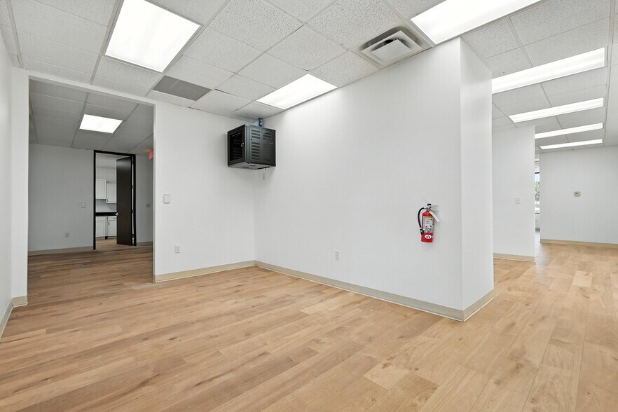 More Photos Of 1100 W Campbell Rd, Richardson Office For Lease