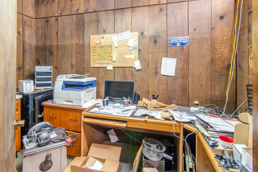 More Photos Of 128-130 N Mill St, Saint Louis General Retail For Sale