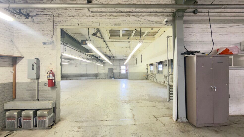 More Photos Of 327-333 53rd St, West New York Warehouse For Lease