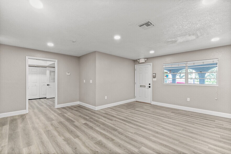 More Photos Of 1666 N Donnelly Pl, Mount Dora Medical For Lease