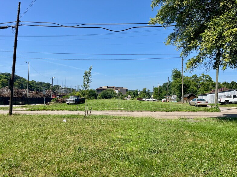 More Photos Of 2523 Burnside Street St, Knoxville Land For Sale