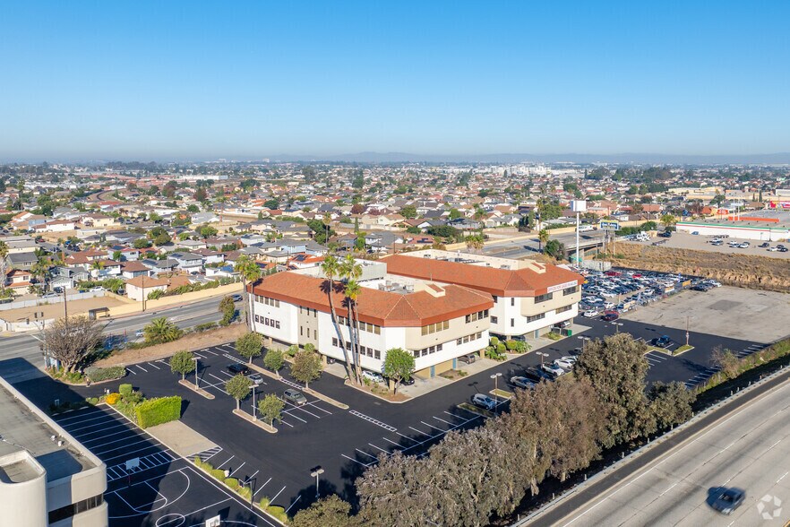 More Photos Of 24404 S Vermont Ave, Harbor City Unknown For Lease