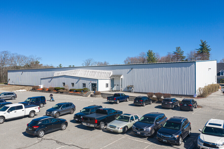 Primary Photo Of 8 Diamond Oaks Blvd, Kingston Sports And Entertainment For Sale