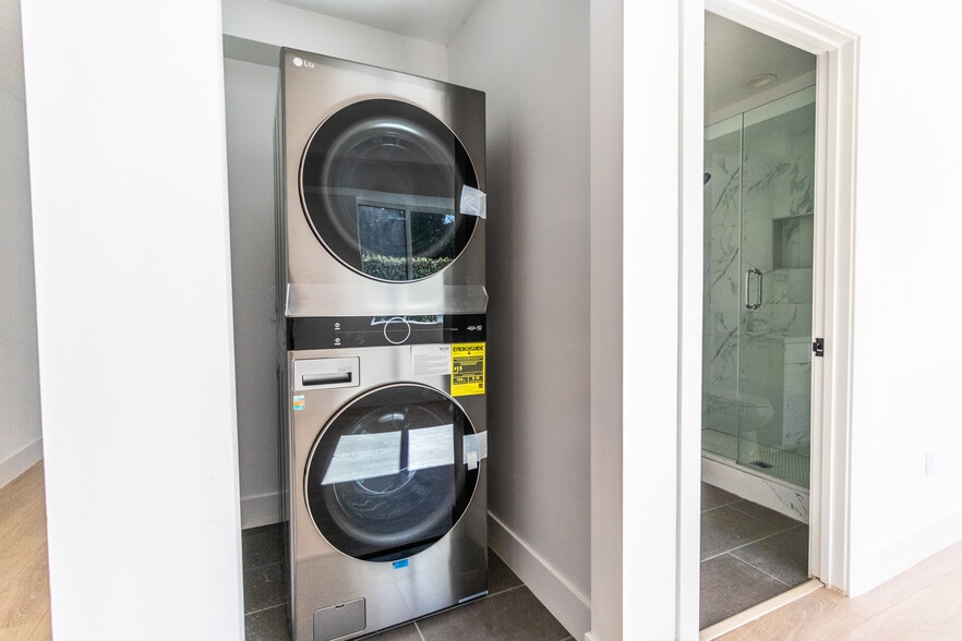 More Photos Of 4505 W 18th St, Los Angeles Multifamily For Sale