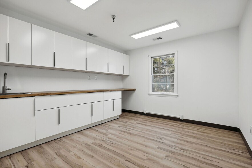 More Photos Of 731 Walker Rd, Great Falls Medical For Sale