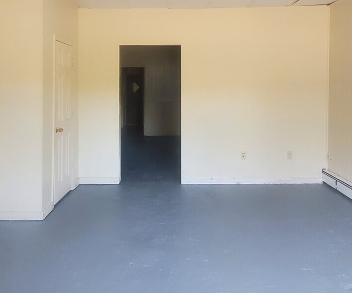 More Photos Of 169 1/2 Route 46, Mine Hill Storefront Retail Residential For Lease